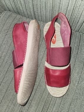 🍉Softino by Fly London Slingback Sandals